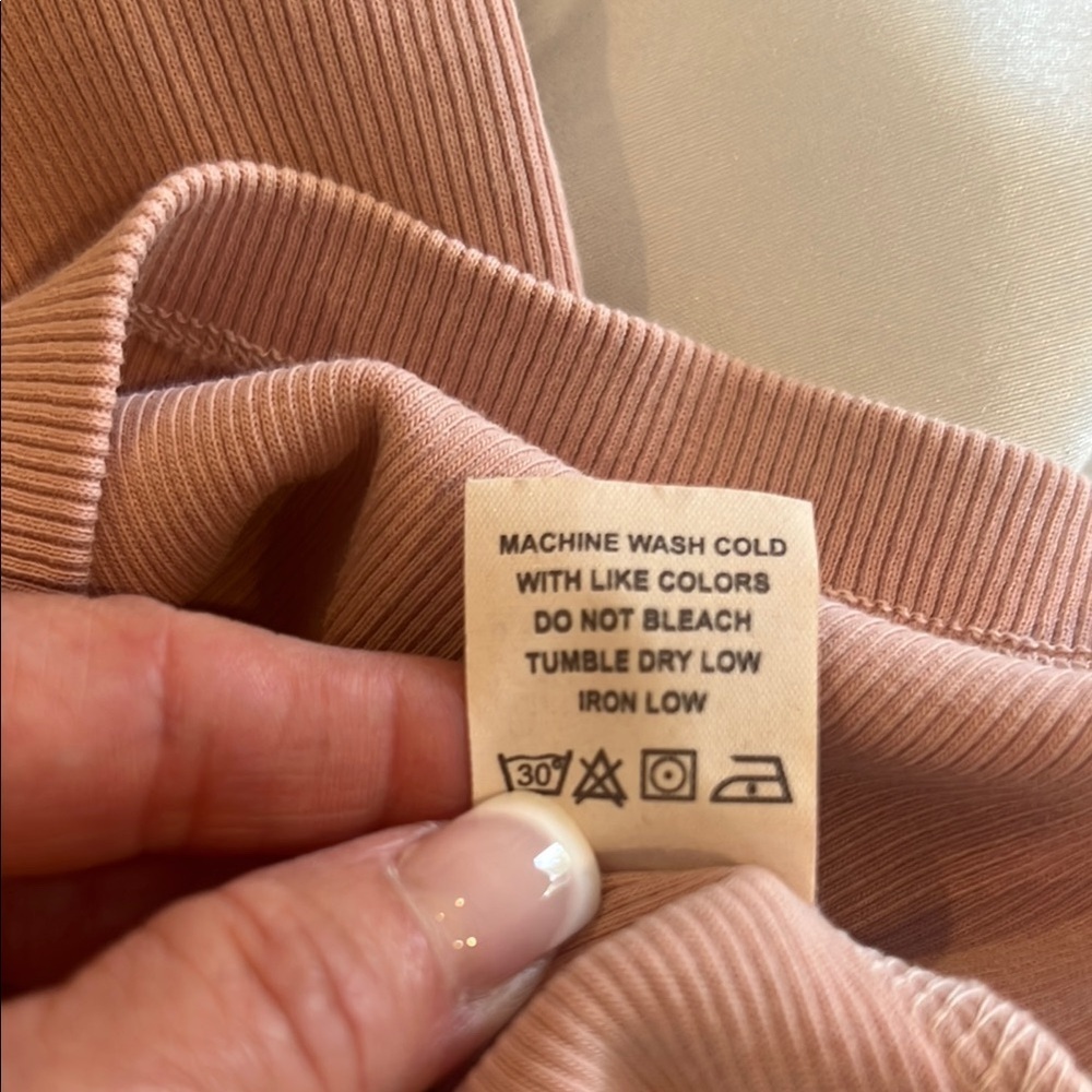 Tularosa Pink Ribbed Fitted Tank Top - Picture 6 of 6
